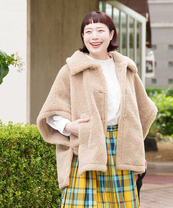 ベージュ