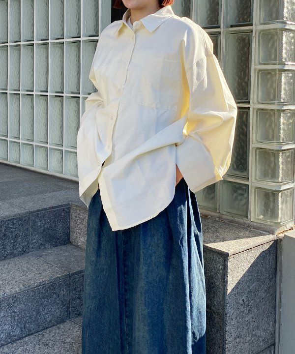イエロー