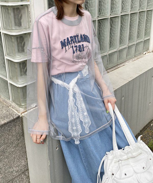 グレー