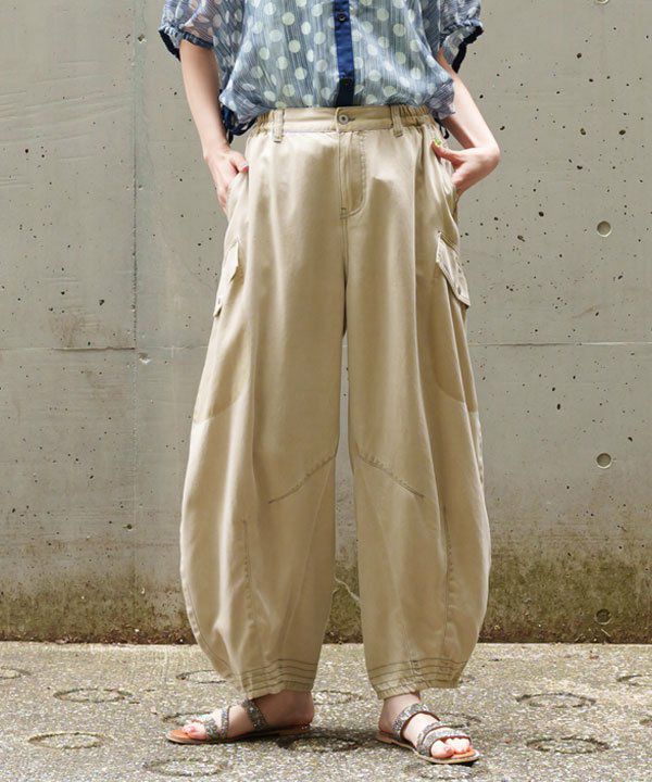ベージュ