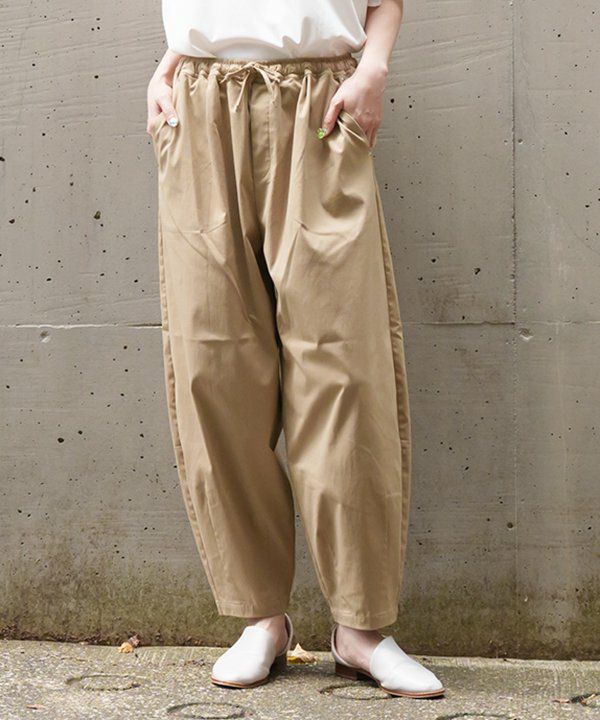 ベージュ