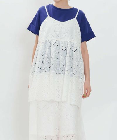 たっぷり刺繍のキャミ