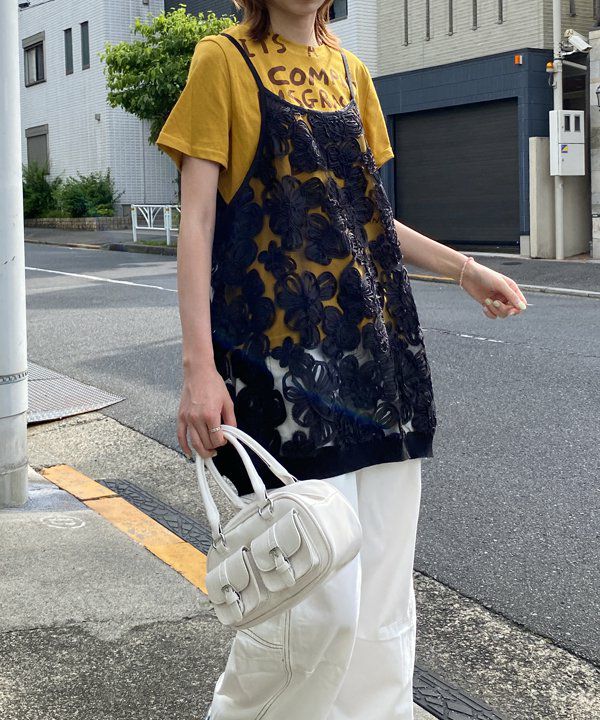 ブラック