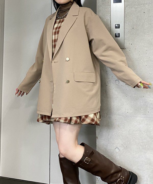 ベージュ