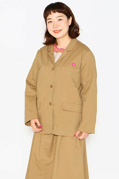 ベージュ